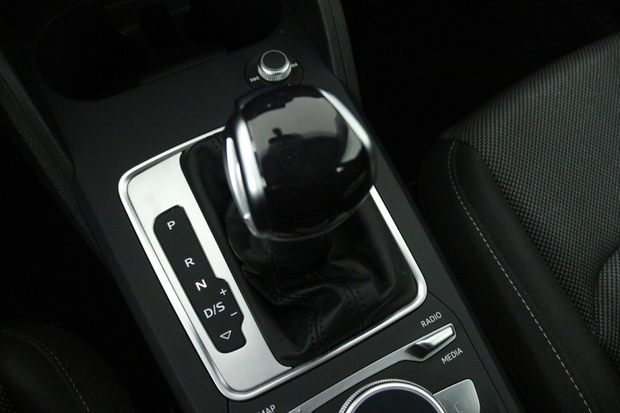 Audi Q2 35 TFSI Advanced edition (ACHTERUITRIJCAMERA, DIGITALE COCKPIT, CRUISE CONTROL ADAPTIEF, PARKEERSENSOREN)