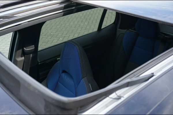 Lynk & Co 01 262 PK Plug in Hybrid | 26.631 KM!! | 360° CAM. | ZWARTE HEMEL