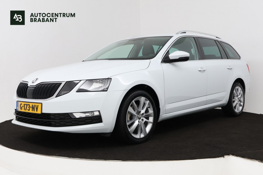 Škoda Octavia Combi 1.5 TSI Greentech Business Edition (STOELVERWARMING, AUTOMAAT, NAVIGATIE, CARPLAY, CRUISE, PARKEERSENSOREN)