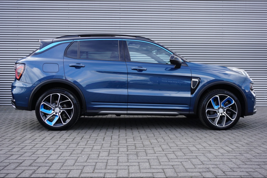 Lynk & Co 01 262 PK Plug in Hybrid | 26.631 KM!! | 360° CAM. | ZWARTE HEMEL