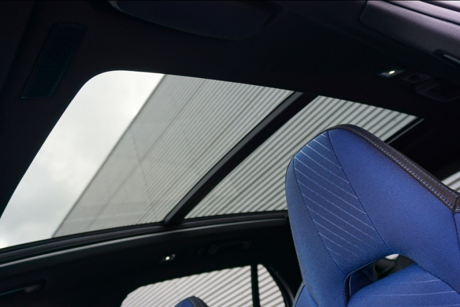 Lynk & Co 01 262 PK Plug in Hybrid | 26.631 KM!! | 360° CAM. | ZWARTE HEMEL