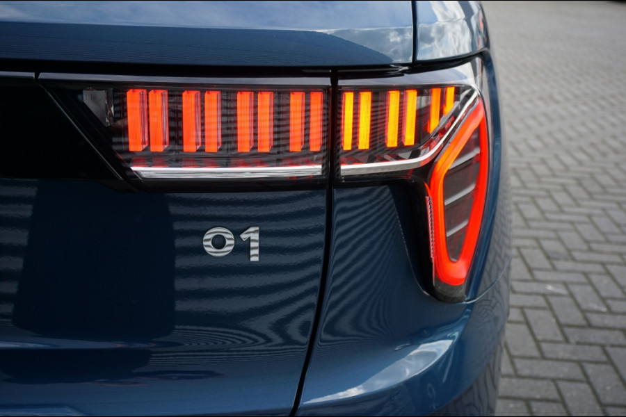 Lynk & Co 01 262 PK Plug in Hybrid | 26.631 KM!! | 360° CAM. | ZWARTE HEMEL