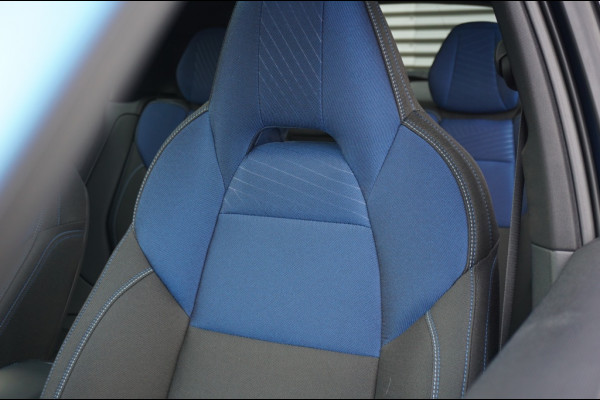 Lynk & Co 01 262 PK Plug in Hybrid | 26.631 KM!! | 360° CAM. | ZWARTE HEMEL