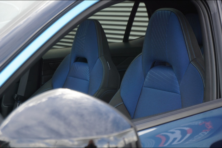 Lynk & Co 01 262 PK Plug in Hybrid | 26.631 KM!! | 360° CAM. | ZWARTE HEMEL