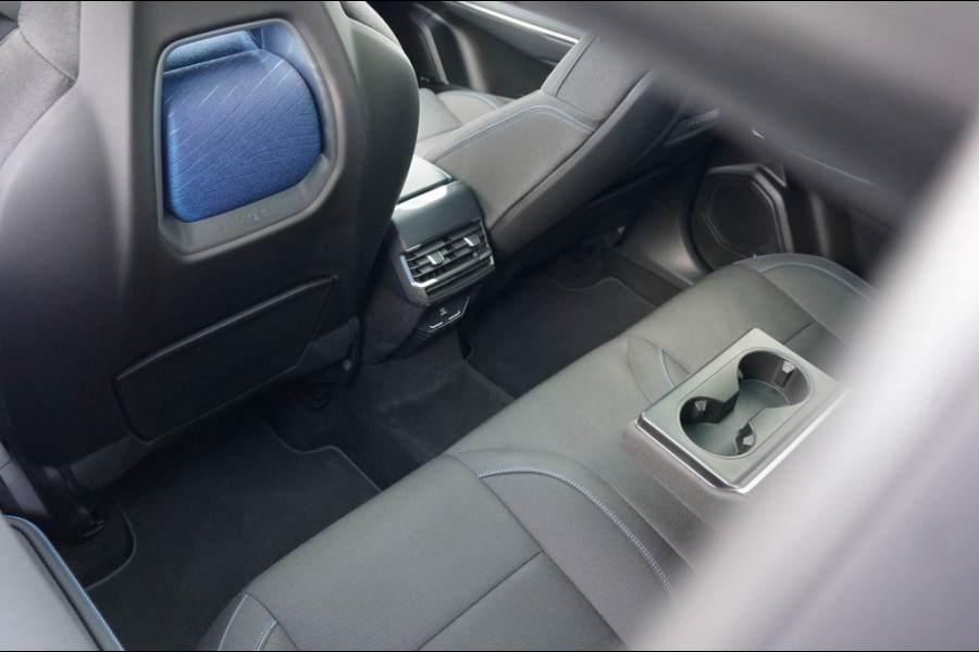 Lynk & Co 01 262 PK Plug in Hybrid | 26.631 KM!! | 360° CAM. | ZWARTE HEMEL