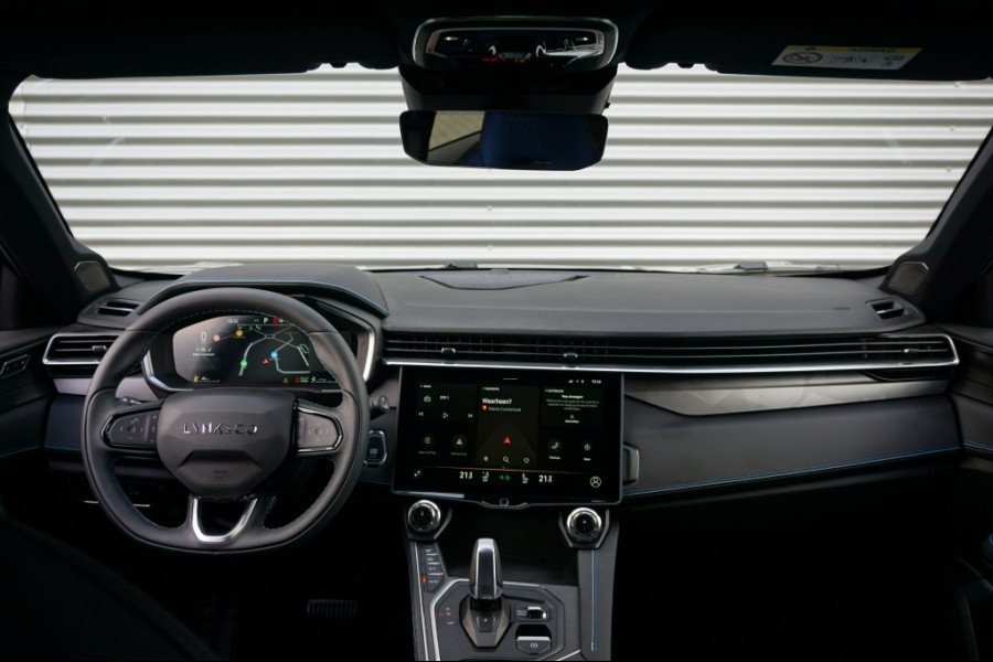 Lynk & Co 01 262 PK Plug in Hybrid | 26.631 KM!! | 360° CAM. | ZWARTE HEMEL