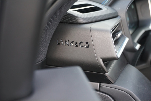 Lynk & Co 01 262 PK Plug in Hybrid | 26.631 KM!! | 360° CAM. | ZWARTE HEMEL