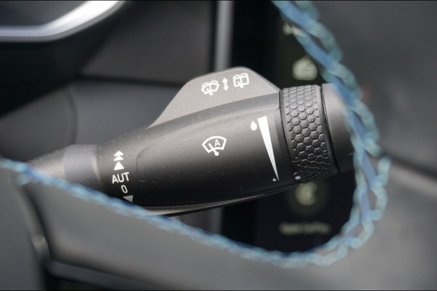 Lynk & Co 01 262 PK Plug in Hybrid | 26.631 KM!! | 360° CAM. | ZWARTE HEMEL