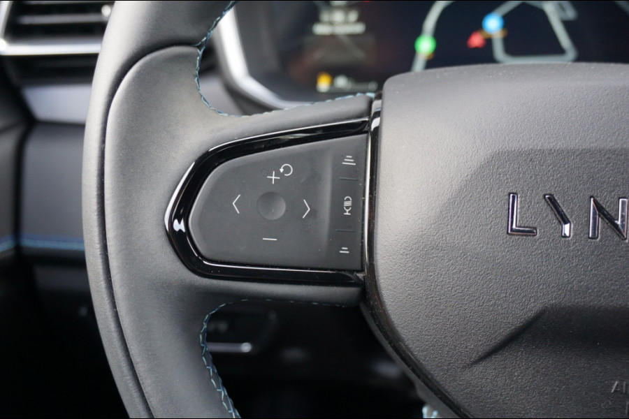 Lynk & Co 01 262 PK Plug in Hybrid | 26.631 KM!! | 360° CAM. | ZWARTE HEMEL