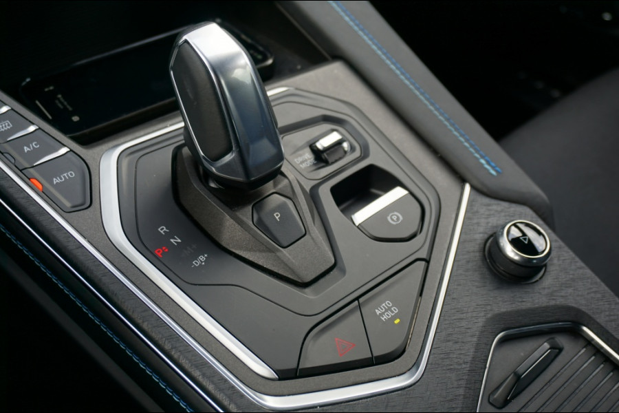 Lynk & Co 01 262 PK Plug in Hybrid | 26.631 KM!! | 360° CAM. | ZWARTE HEMEL