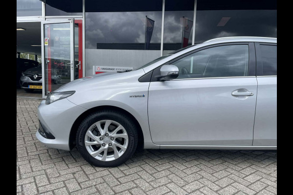 Toyota Auris 1.8 Hybrid Dynamic / camera