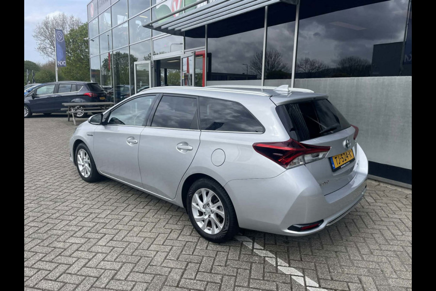 Toyota Auris 1.8 Hybrid Dynamic / camera