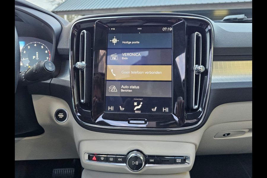 Volvo XC40 2.0 T5 AWD R-Design Intro Edition | Pano | Trekhaak | Leder | Stuur - & stoelverwarming | Blis | App-connect | Elektr. verstelbare stoelen | Elek. achterklep | 360 camera |