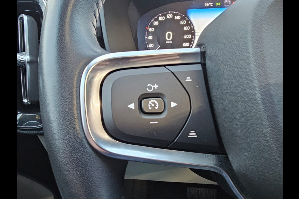 Volvo XC40 2.0 T5 AWD R-Design Intro Edition | Pano | Trekhaak | Leder | Stuur - & stoelverwarming | Blis | App-connect | Elektr. verstelbare stoelen | Elek. achterklep | 360 camera |