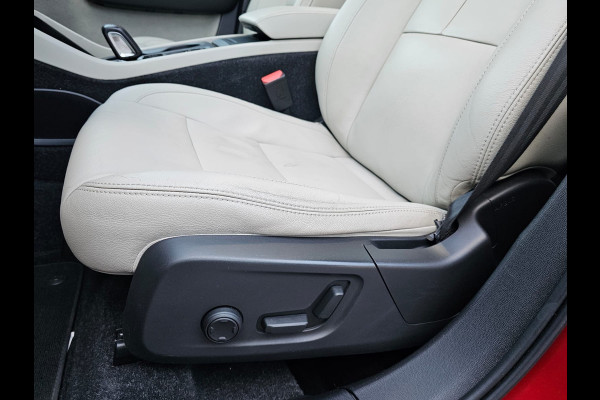 Volvo XC40 2.0 T5 AWD R-Design Intro Edition | Pano | Trekhaak | Leder | Stuur - & stoelverwarming | Blis | App-connect | Elektr. verstelbare stoelen | Elek. achterklep | 360 camera |