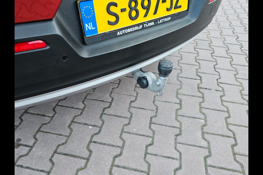 Volvo XC40 2.0 T5 AWD R-Design Intro Edition | Pano | Trekhaak | Leder | Stuur - & stoelverwarming | Blis | App-connect | Elektr. verstelbare stoelen | Elek. achterklep | 360 camera |