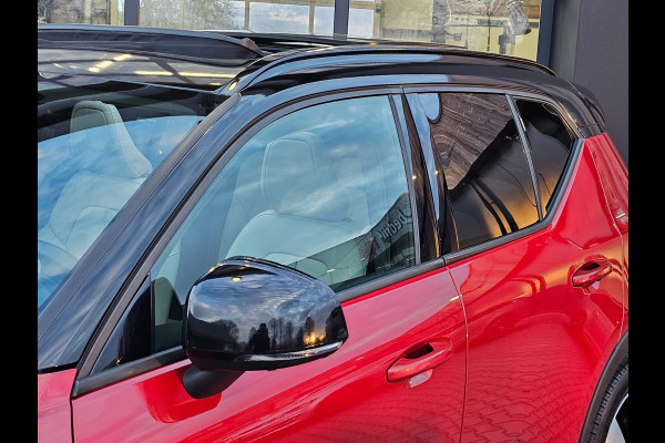 Volvo XC40 2.0 T5 AWD R-Design Intro Edition | Pano | Trekhaak | Leder | Stuur - & stoelverwarming | Blis | App-connect | Elektr. verstelbare stoelen | Elek. achterklep | 360 camera |