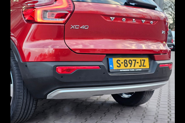 Volvo XC40 2.0 T5 AWD R-Design Intro Edition | Pano | Trekhaak | Leder | Stuur - & stoelverwarming | Blis | App-connect | Elektr. verstelbare stoelen | Elek. achterklep | 360 camera |