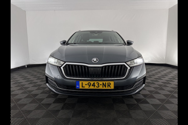 Škoda Octavia Combi 1.0 TSI Business Edition Plus (INCL-BTW) *FULL-LED | NAVI-FULLMAP | HEATED-COMFORTSEATS | DIGI-COCKPIT | CAMERA | KEYLESS | DAB | AMBIENTLIGHT | PRIVACYGLASS | ECC | CARPLAY | PDC | CRUISE | 17''ALU*