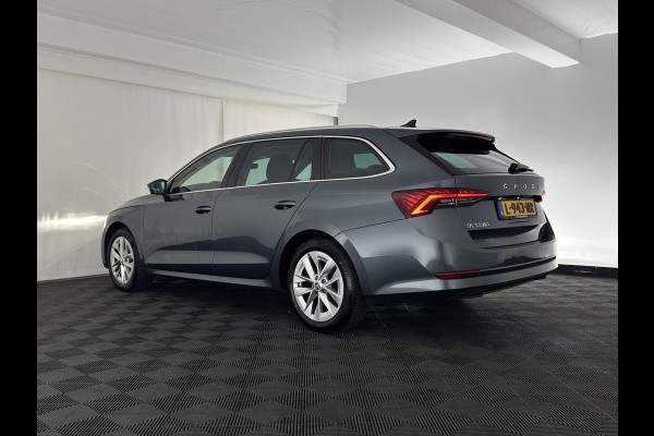 Škoda Octavia Combi 1.0 TSI Business Edition Plus (INCL-BTW) *FULL-LED | NAVI-FULLMAP | HEATED-COMFORTSEATS | DIGI-COCKPIT | CAMERA | KEYLESS | DAB | AMBIENTLIGHT | PRIVACYGLASS | ECC | CARPLAY | PDC | CRUISE | 17''ALU*