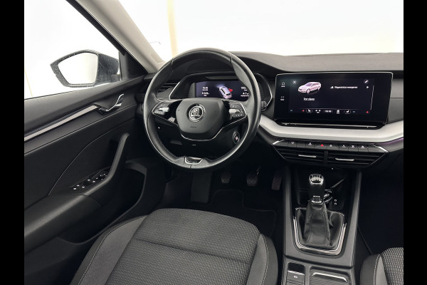 Škoda Octavia Combi 1.0 TSI Business Edition Plus (INCL-BTW) *FULL-LED | NAVI-FULLMAP | HEATED-COMFORTSEATS | DIGI-COCKPIT | CAMERA | KEYLESS | DAB | AMBIENTLIGHT | PRIVACYGLASS | ECC | CARPLAY | PDC | CRUISE | 17''ALU*