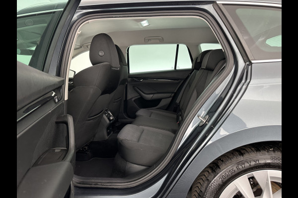 Škoda Octavia Combi 1.0 TSI Business Edition Plus (INCL-BTW) *FULL-LED | NAVI-FULLMAP | HEATED-COMFORTSEATS | DIGI-COCKPIT | CAMERA | KEYLESS | DAB | AMBIENTLIGHT | PRIVACYGLASS | ECC | CARPLAY | PDC | CRUISE | 17''ALU*