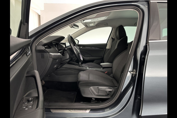 Škoda Octavia Combi 1.0 TSI Business Edition Plus (INCL-BTW) *FULL-LED | NAVI-FULLMAP | HEATED-COMFORTSEATS | DIGI-COCKPIT | CAMERA | KEYLESS | DAB | AMBIENTLIGHT | PRIVACYGLASS | ECC | CARPLAY | PDC | CRUISE | 17''ALU*