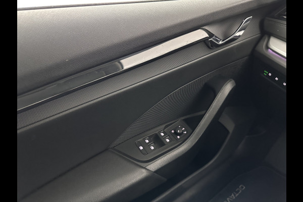 Škoda Octavia Combi 1.0 TSI Business Edition Plus (INCL-BTW) *FULL-LED | NAVI-FULLMAP | HEATED-COMFORTSEATS | DIGI-COCKPIT | CAMERA | KEYLESS | DAB | AMBIENTLIGHT | PRIVACYGLASS | ECC | CARPLAY | PDC | CRUISE | 17''ALU*