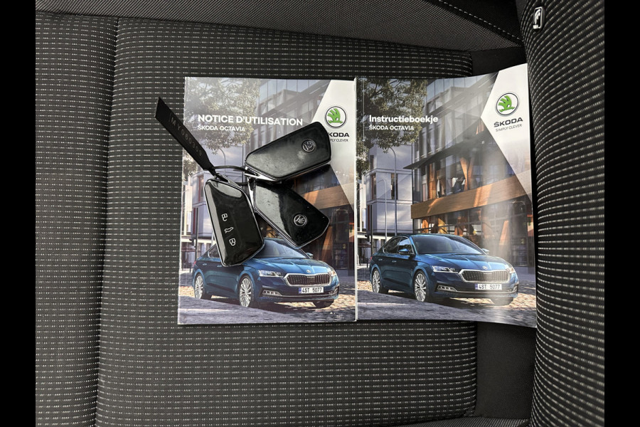 Škoda Octavia Combi 1.0 TSI Business Edition Plus (INCL-BTW) *FULL-LED | NAVI-FULLMAP | HEATED-COMFORTSEATS | DIGI-COCKPIT | CAMERA | KEYLESS | DAB | AMBIENTLIGHT | PRIVACYGLASS | ECC | CARPLAY | PDC | CRUISE | 17''ALU*