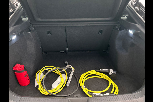 Volkswagen ID.5 Pro Advantage 77 kWh | SOH 98% | Navigatie | Apple/Carplay | Camera