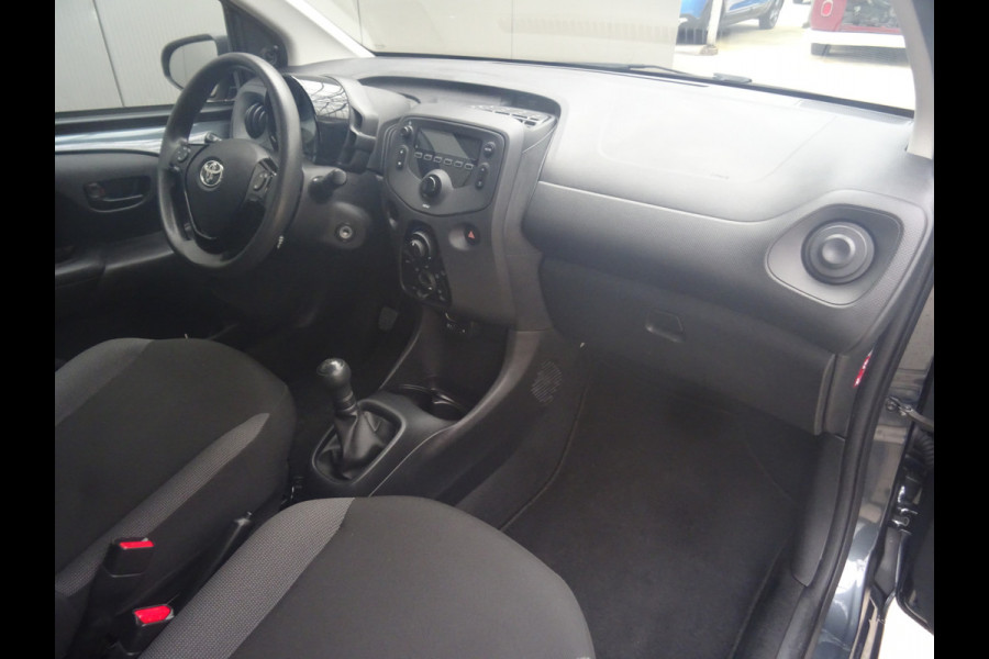 Toyota Aygo 1.0 VVT-i x-fun * EXTRA GETINT GLAS * LED * GOED ONDERH. !!
