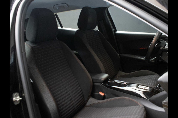 Peugeot e-2008 EV Active Pack 50 kWh Sport (APPLE CARPLAY,NAVI,CAMERA,STOELVERWARMING,CLIMATE,CRUISE,LED,LM VELGEN,NETTE STAAT)