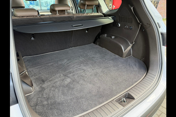 Hyundai Santa Fe 1.6 T-GDI HEV Premium Sky 7p. - Automaat - Leder - Navi - Org.NL
