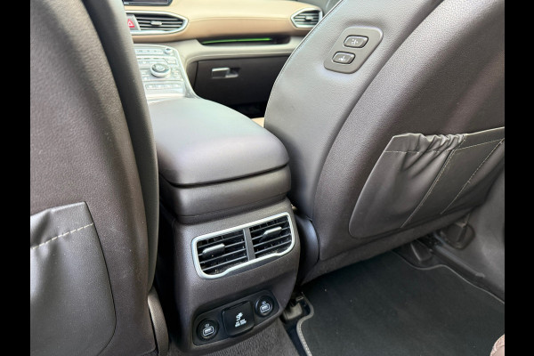 Hyundai Santa Fe 1.6 T-GDI HEV Premium Sky 7p. - Automaat - Leder - Navi - Org.NL