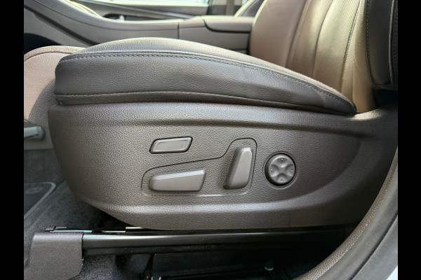Hyundai Santa Fe 1.6 T-GDI HEV Premium Sky 7p. - Automaat - Leder - Navi - Org.NL