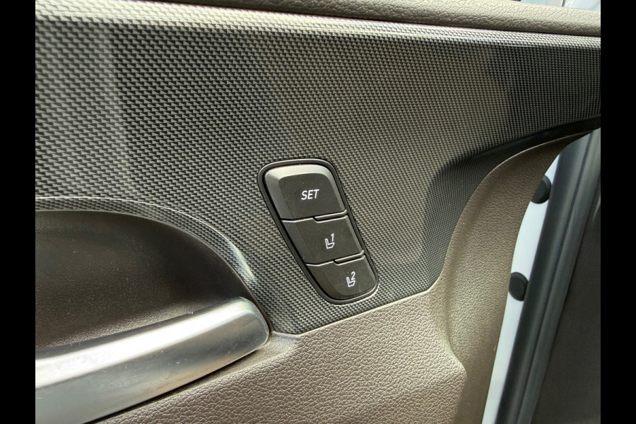 Hyundai Santa Fe 1.6 T-GDI HEV Premium Sky 7p. - Automaat - Leder - Navi - Org.NL