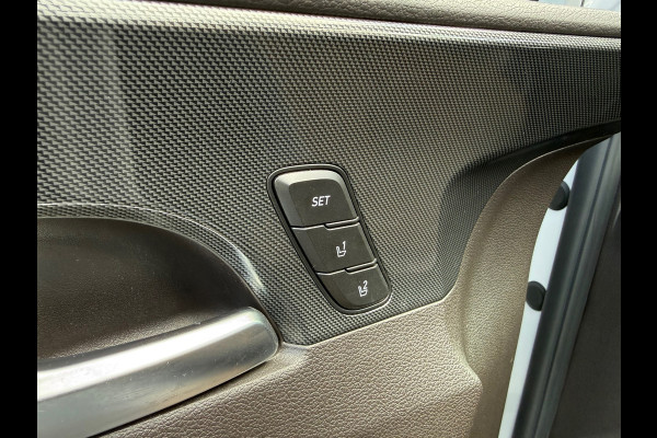 Hyundai Santa Fe 1.6 T-GDI HEV Premium Sky 7p. - Automaat - Leder - Navi - Org.NL