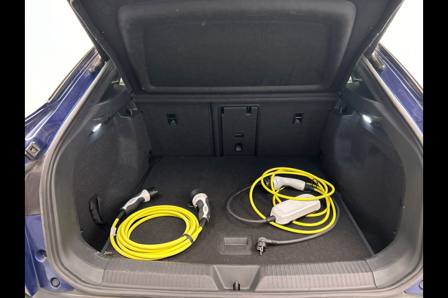 Volkswagen ID.5 Pro Business 77 kWh | SOH 95% | Pano/Dak | Trekhaak | Stoelverwarming | Leder/Alcantara