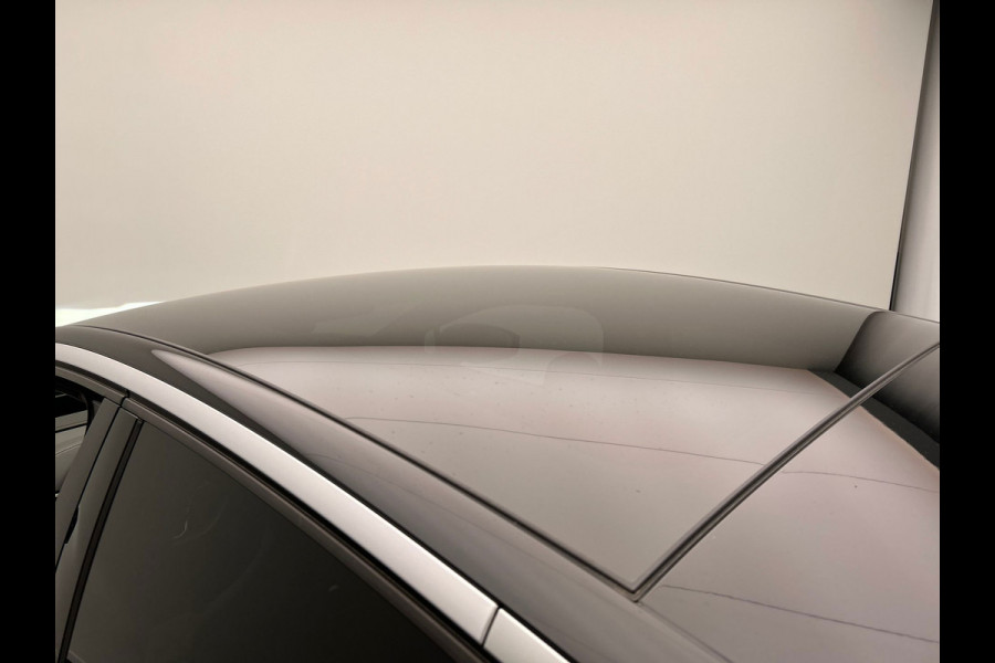 Volkswagen ID.5 Pro Business 77 kWh | SOH 95% | Pano/Dak | Trekhaak | Stoelverwarming | Leder/Alcantara