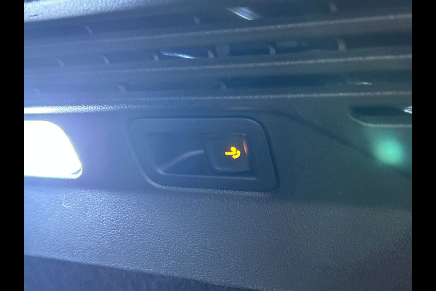 Volkswagen ID.5 Pro Business 77 kWh | SOH 95% | Pano/Dak | Trekhaak | Stoelverwarming | Leder/Alcantara