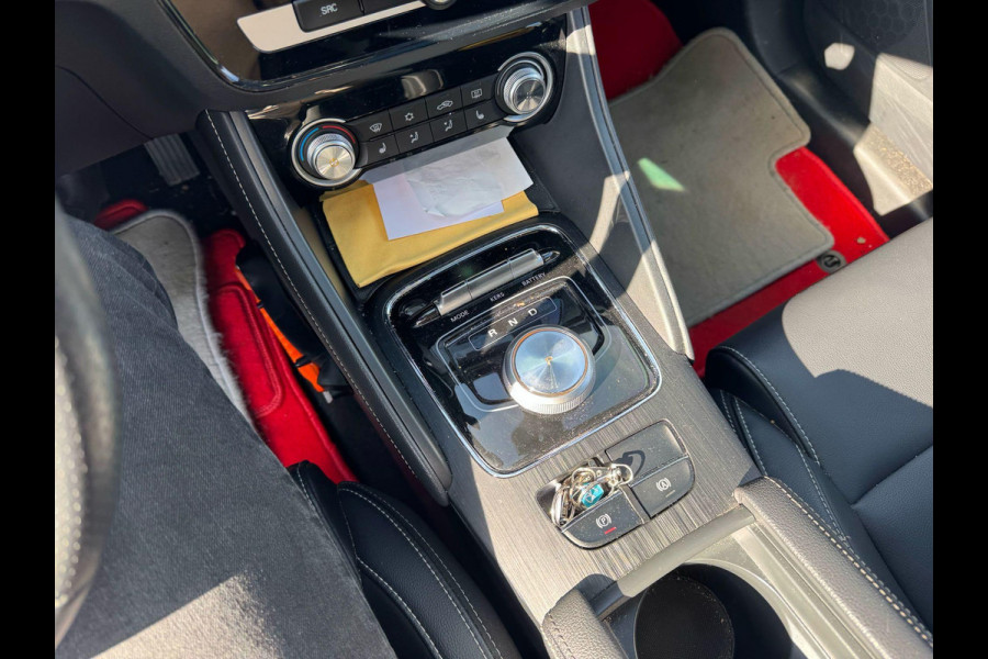 MG Mg Zs EV Luxury 45 kWh | 143pk | Panoramadak | Elektrisch Verstelbare Stoelen | Dodehoeksensoren |