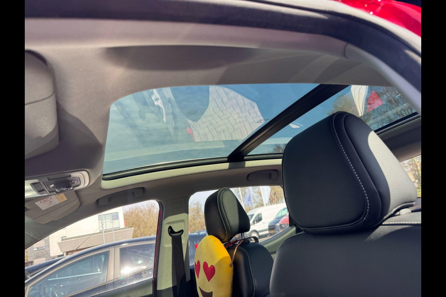 MG Mg Zs EV Luxury 45 kWh | 143pk | Panoramadak | Elektrisch Verstelbare Stoelen | Dodehoeksensoren |