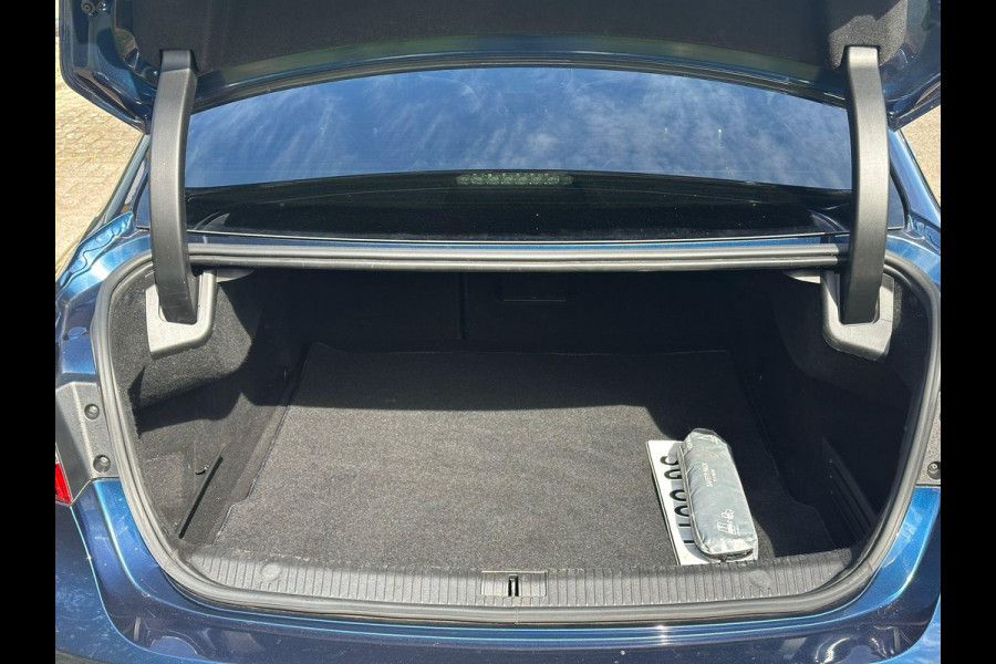 Renault Talisman 1.6 TCe Intens 150pk Automaat Trekhaak | 4Control | BOSE Audio | Dodehoeksensoren | Navigatie | Achteruitrijcamera | Full LED |