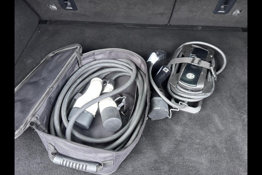 MG EHS 1.5 TGDI Luxury | PHEV | MEGA COMPLEET! | COMPLETE HISTORIE AANWEZIG | FABRIEKSGARANTIE T/M 011-2030 | 52km WLTP ELECTR RIJBEREIK, TOTAAL RIJBEREIK TOT 1.000km! |