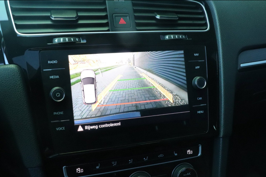 Volkswagen Golf 2.0 TSI GTI Performance | PANO / DYNAUDIO / VOL!