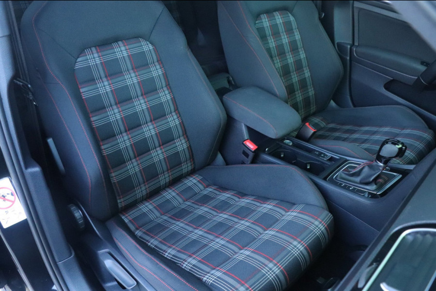 Volkswagen Golf 2.0 TSI GTI Performance | PANO / DYNAUDIO / VOL!