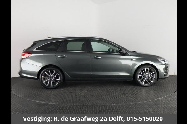 Hyundai i30 Wagon 1.5 T-GDi MHEV Premium | Stuur-/Stoelverwarming | Navigatie | Parkeersensoren voor & Achter |