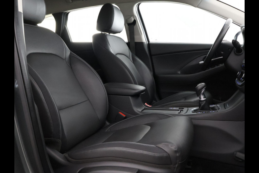 Hyundai i30 Wagon 1.5 T-GDi MHEV Premium | Stuur-/Stoelverwarming | Navigatie | Parkeersensoren voor & Achter |