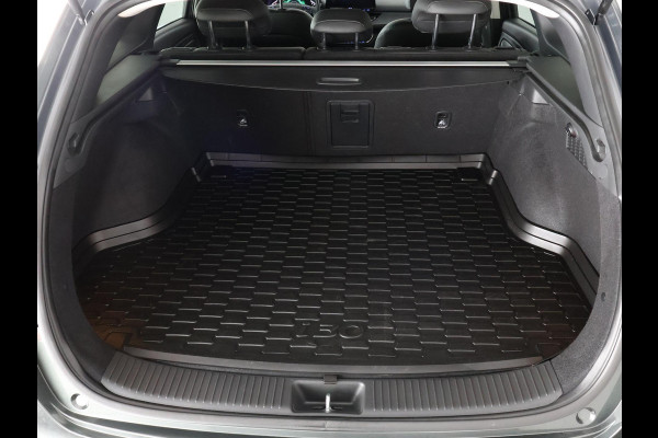 Hyundai i30 Wagon 1.5 T-GDi MHEV Premium | Stuur-/Stoelverwarming | Navigatie | Parkeersensoren voor & Achter |