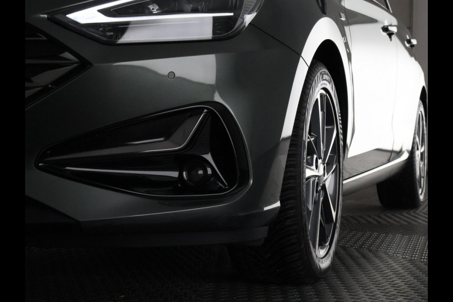 Hyundai i30 Wagon 1.5 T-GDi MHEV Premium | Stuur-/Stoelverwarming | Navigatie | Parkeersensoren voor & Achter |